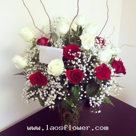 21 Red & White Roses With Vase
